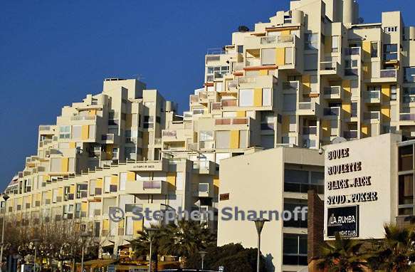 grande motte graphic